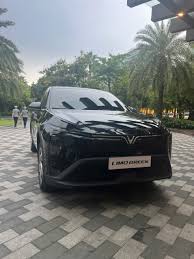 Xe sedan 4 chỗ VinFast LiMO